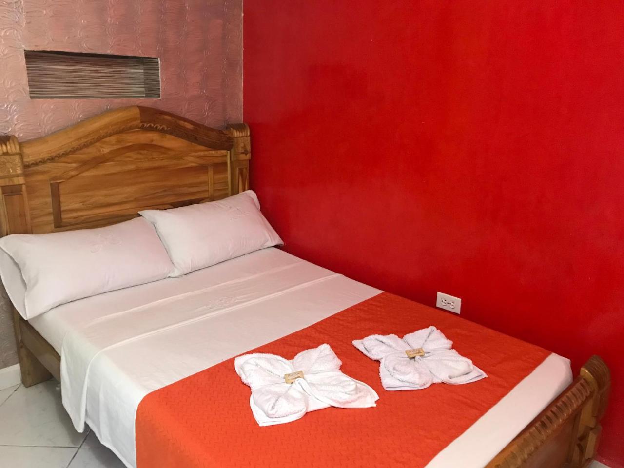 Hotel Las Guacamayas Guatapé מראה חיצוני תמונה
