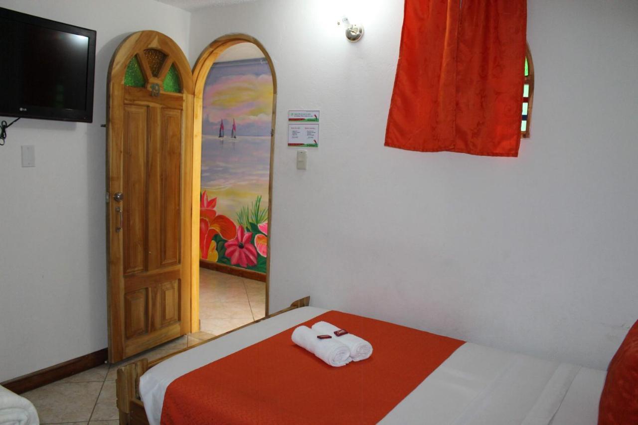 Hotel Las Guacamayas Guatapé מראה חיצוני תמונה